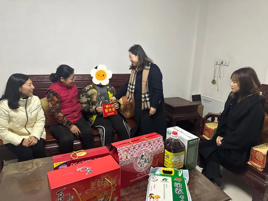 Kangmingna General Manager Long Shushan conducts paired visits to Yixiu District